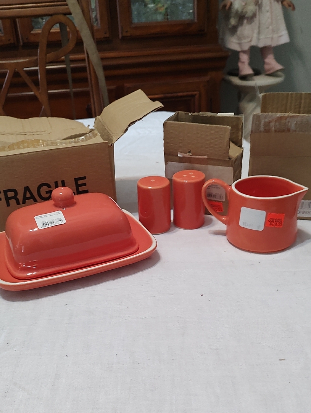 NWT Coral Vietri Butter Dish, Matching S&P And Creamer Set